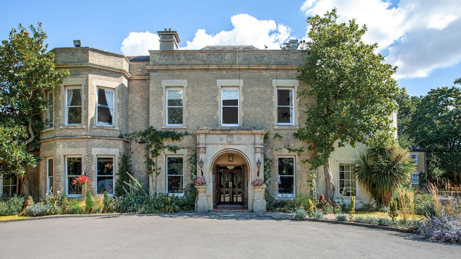 Woodland Manor Hotel