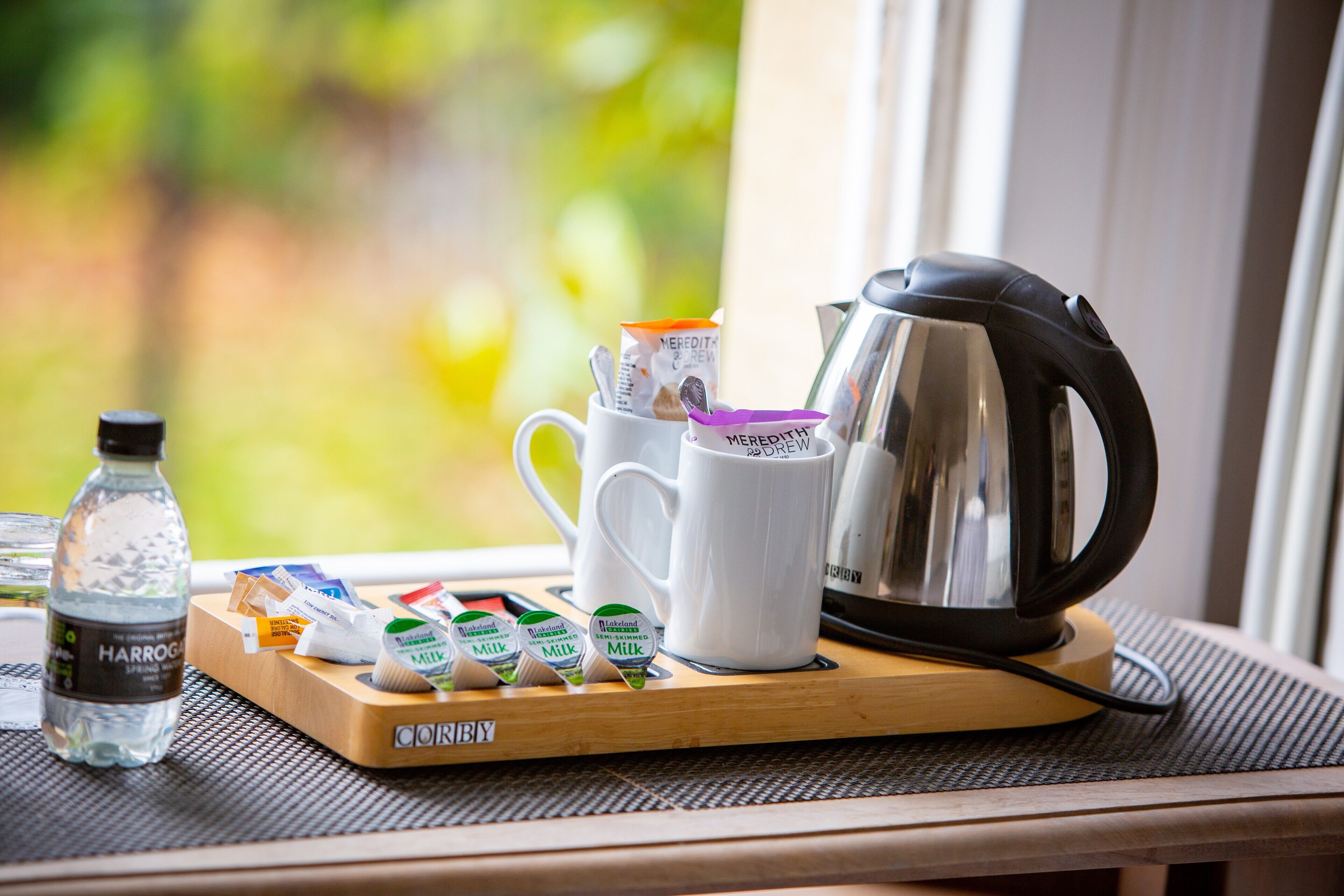 suite | in-room dining