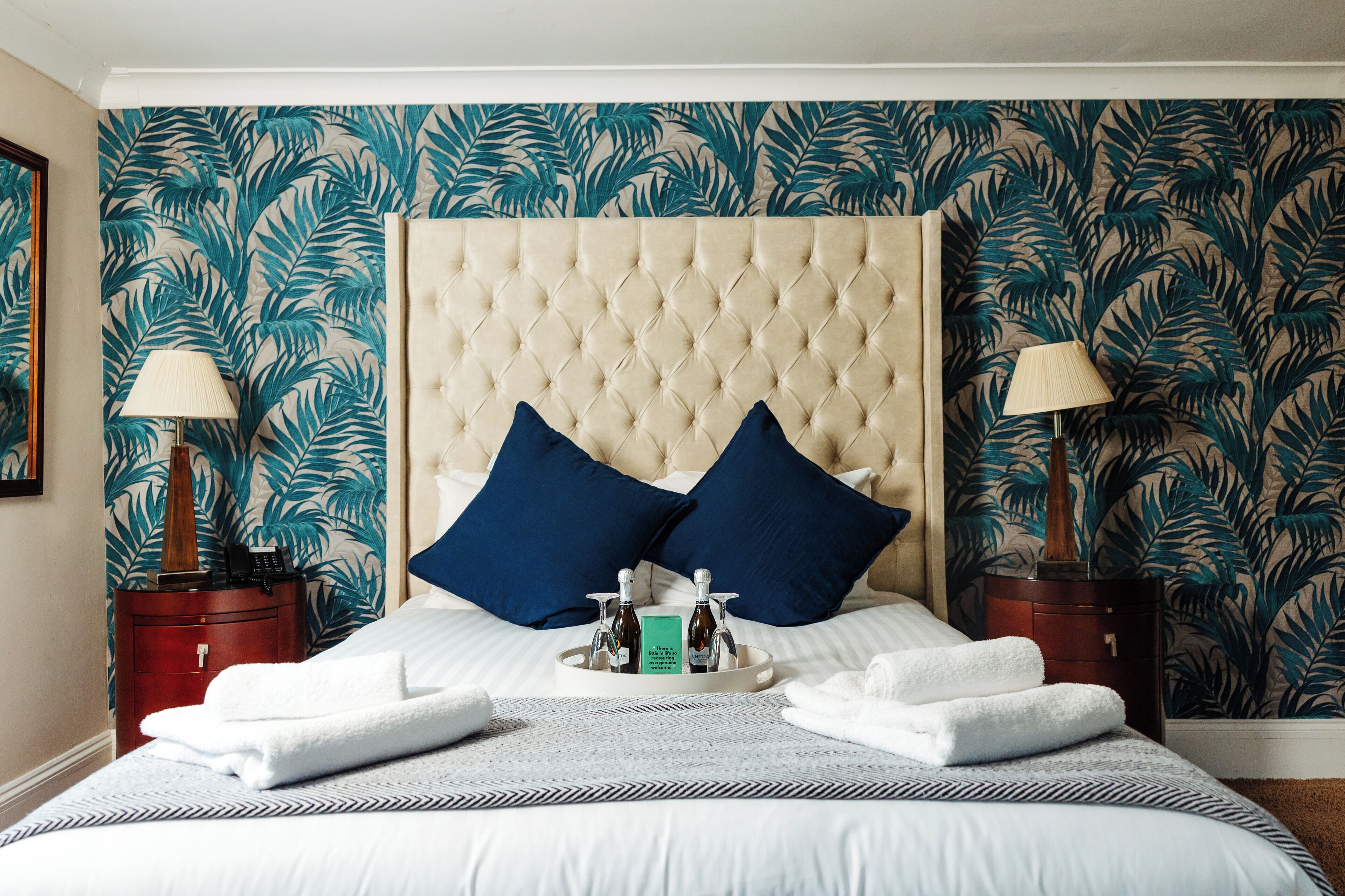 高級雙人房 | 熨斗/熨衫板、免費 Wi-Fi、床單