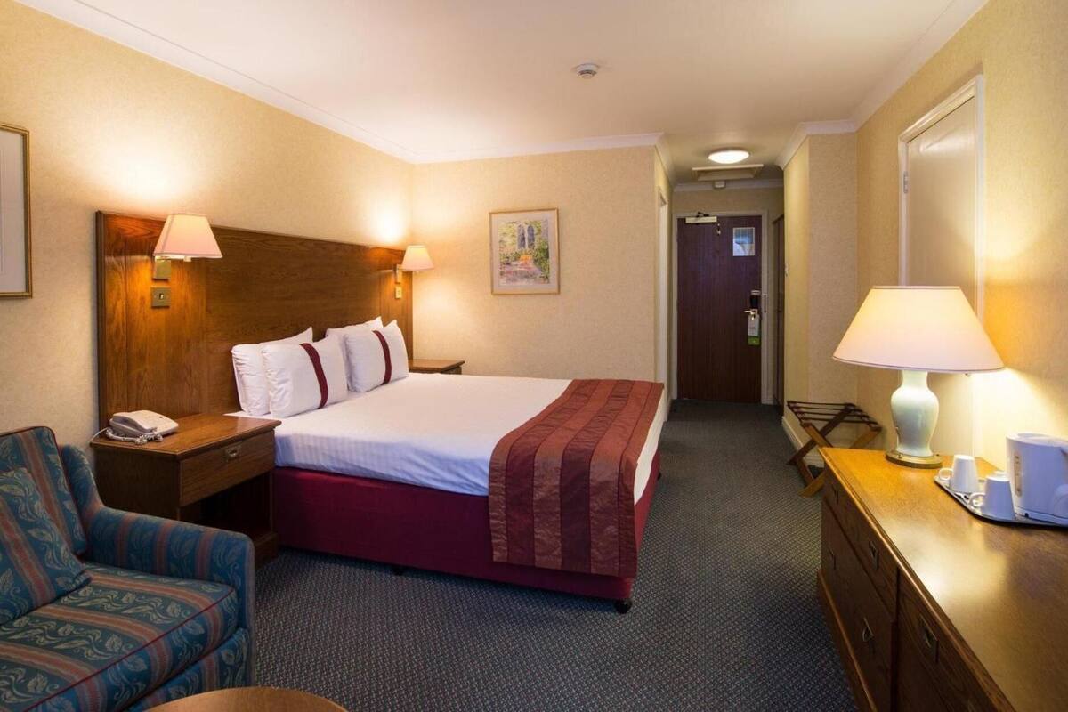 1 bedroom, in-room safe, desk, soundproofing