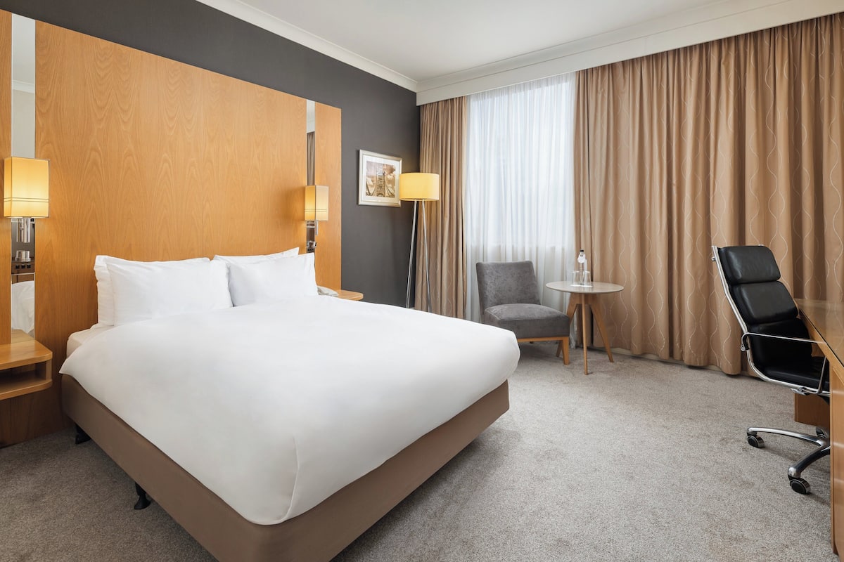 Minibar, in-room safe, desk, blackout curtains