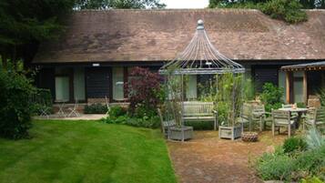 Classic Double Room | Garden view