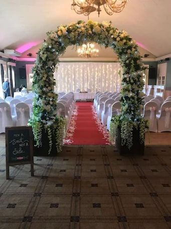 Banquet hall. The Broadway Hotel