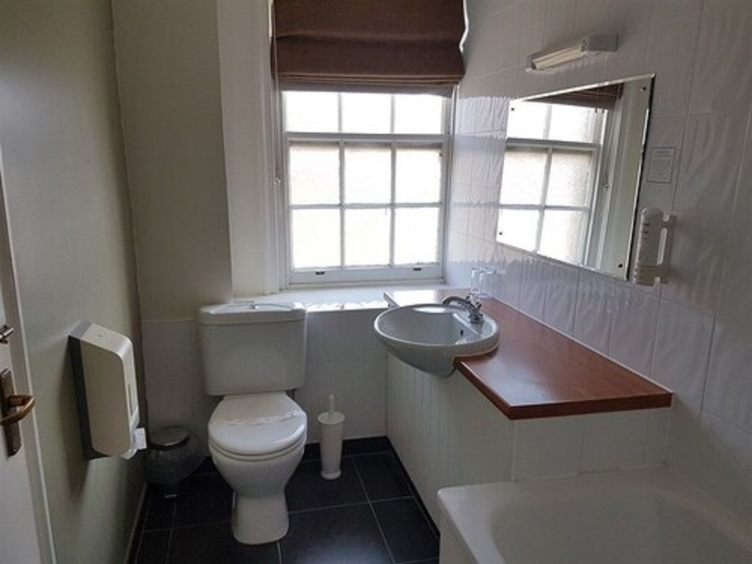 twin room, ensuite | bathroom | free toiletries, hair dryer, towels