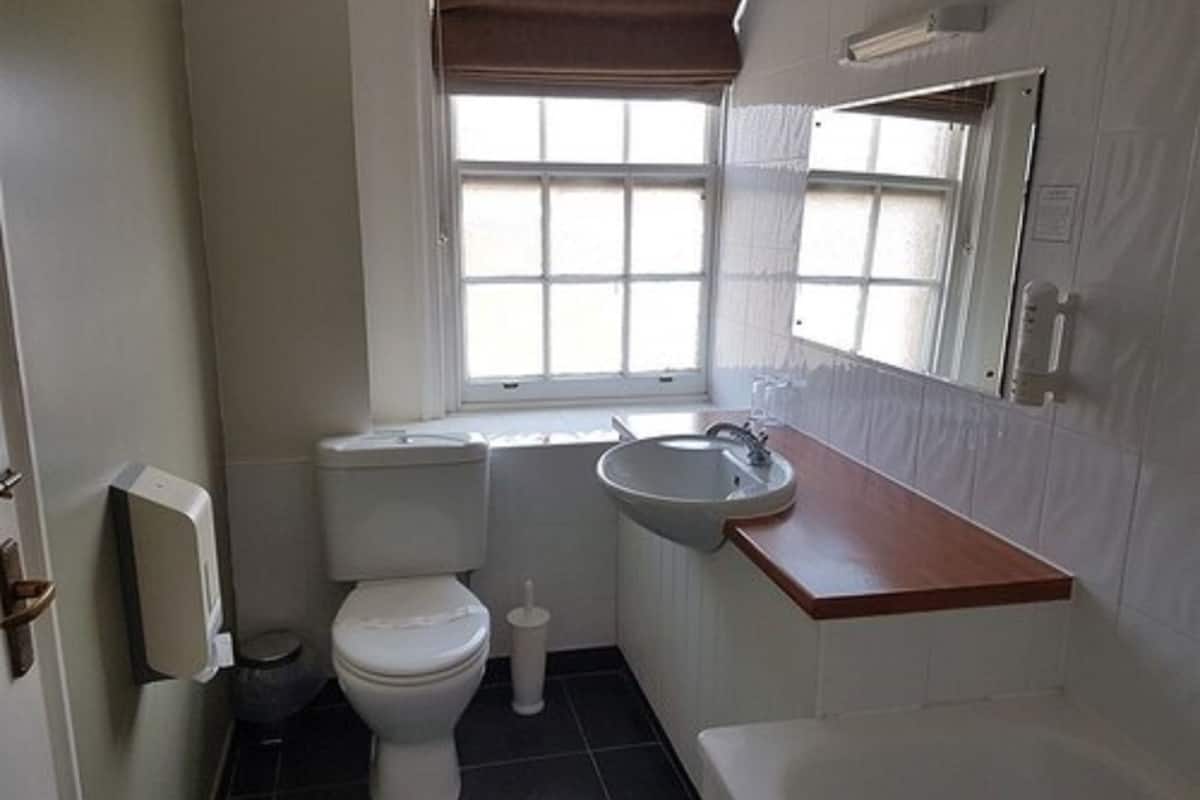 twin room, ensuite | bathroom | free toiletries, hair dryer, towels