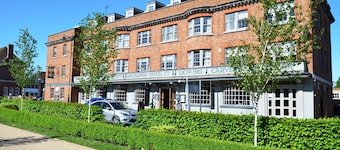 The Broadway Hotel