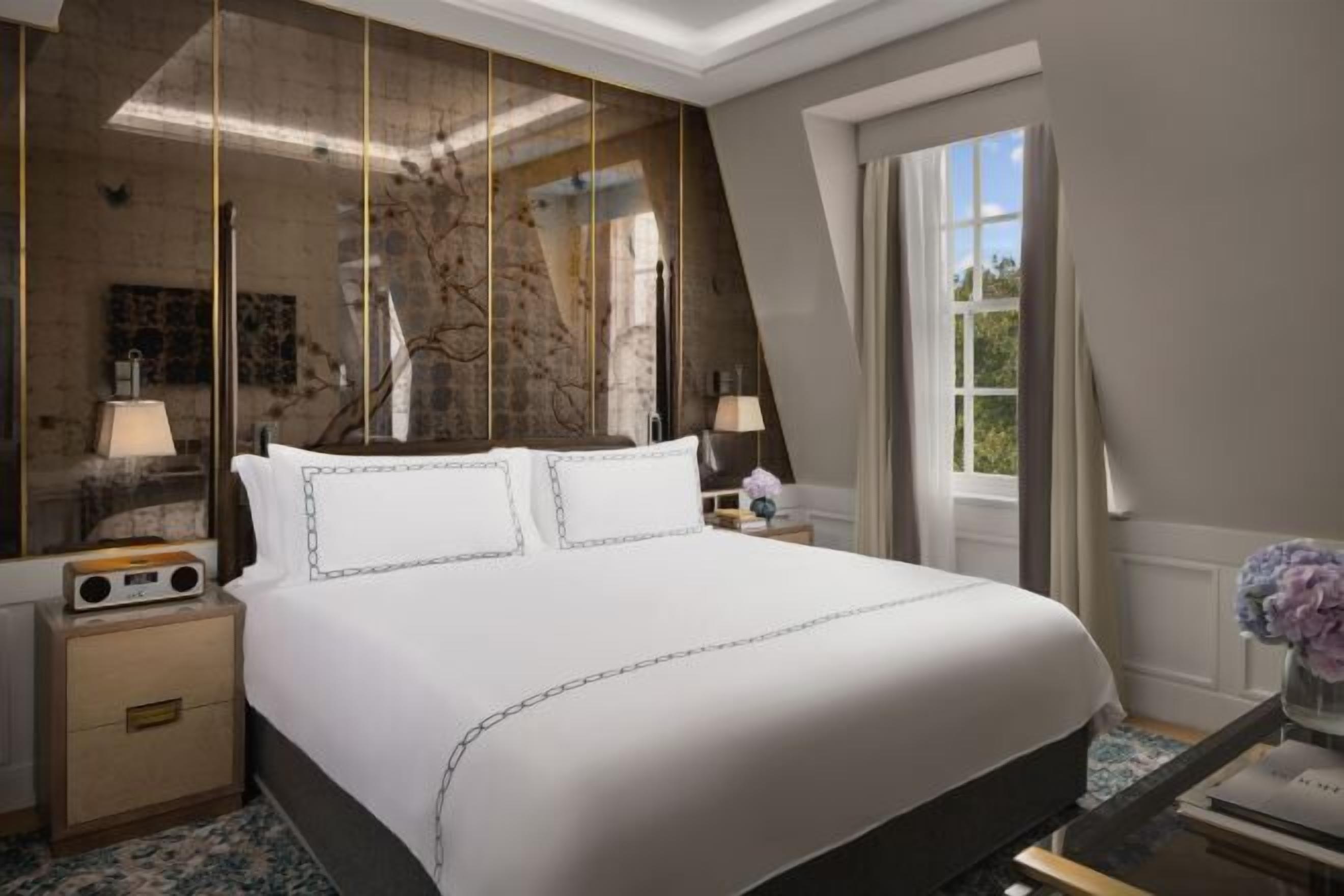 In-room safe, desk, laptop workspace, blackout drapes