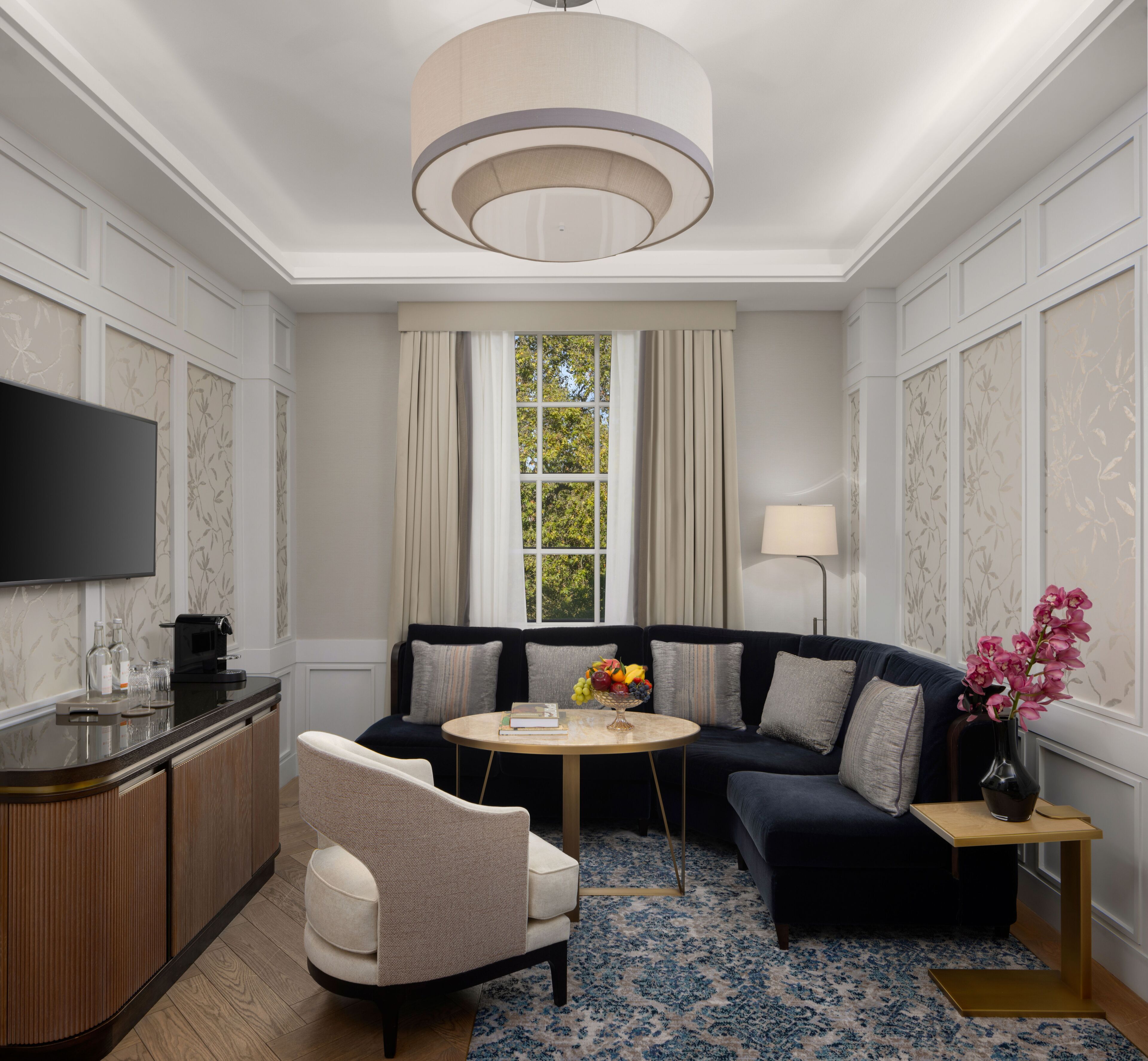 Suite (Biltmore, Grosvenor Square View) | Wohnbereich