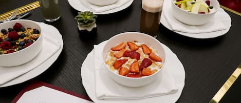 Déjeuner complet (35 GBP par personne)