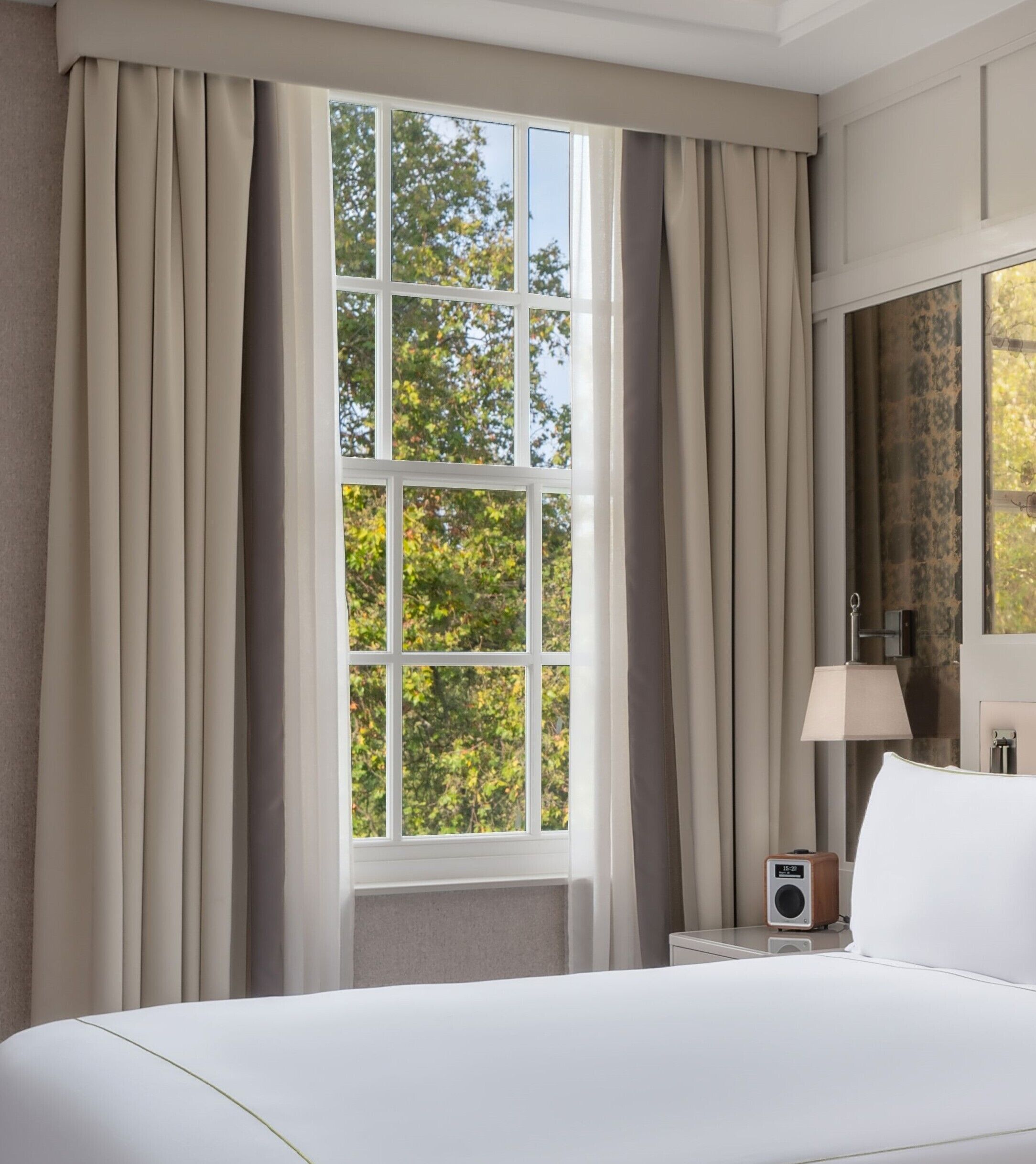 Deluxe Room, 1 King Bed (Grosvenor Square View) | In-room safe, desk, laptop workspace, blackout curtains