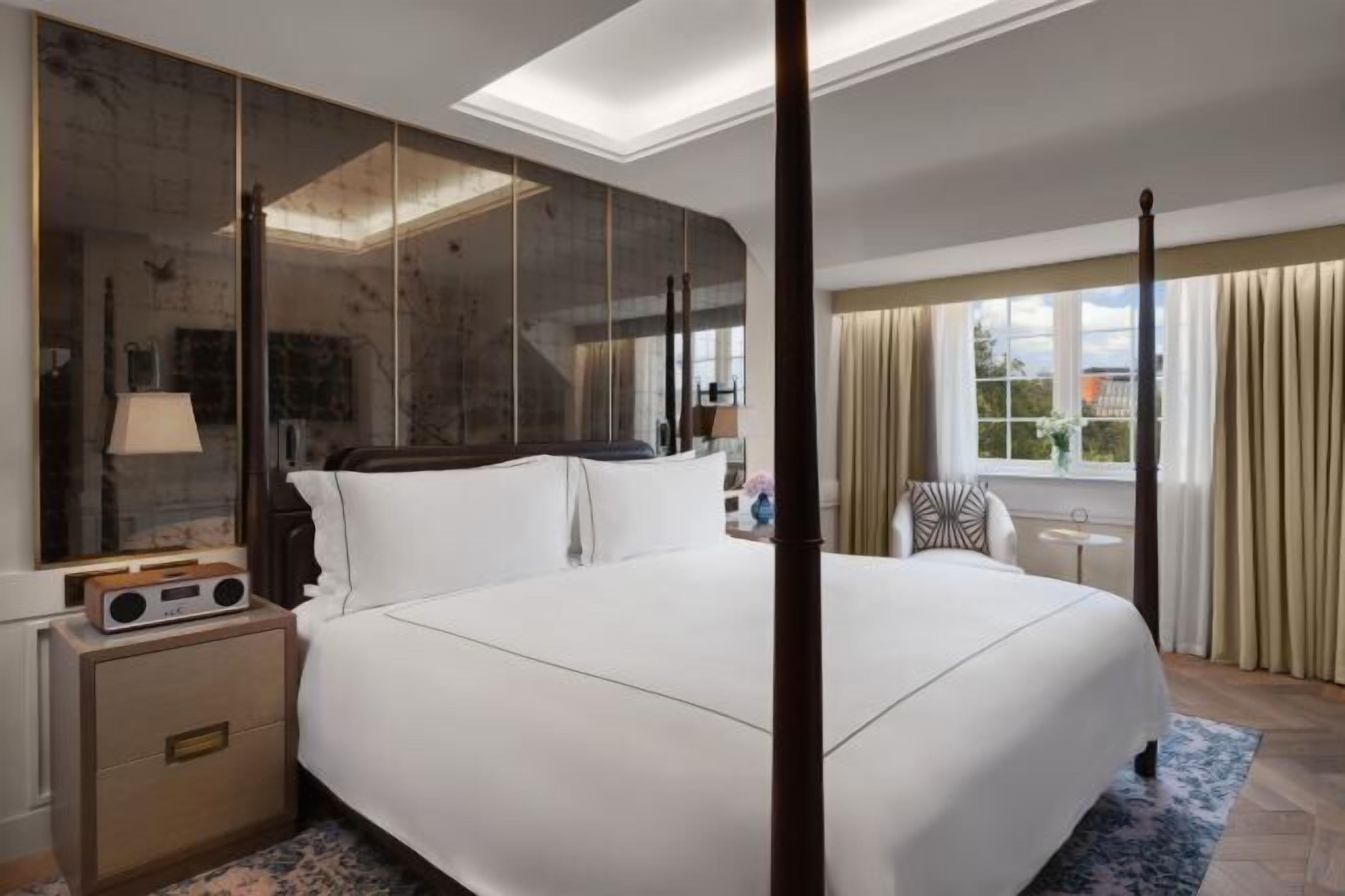 In-room safe, desk, laptop workspace, blackout drapes