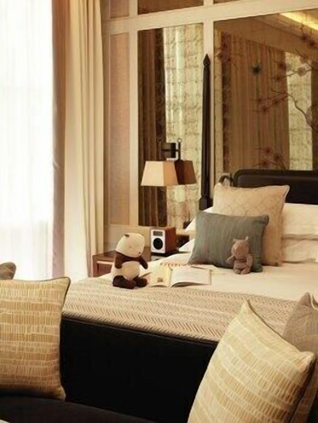 In-room safe, desk, laptop workspace, blackout drapes
