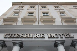 Front of property - Cheshire Hotel (London)
