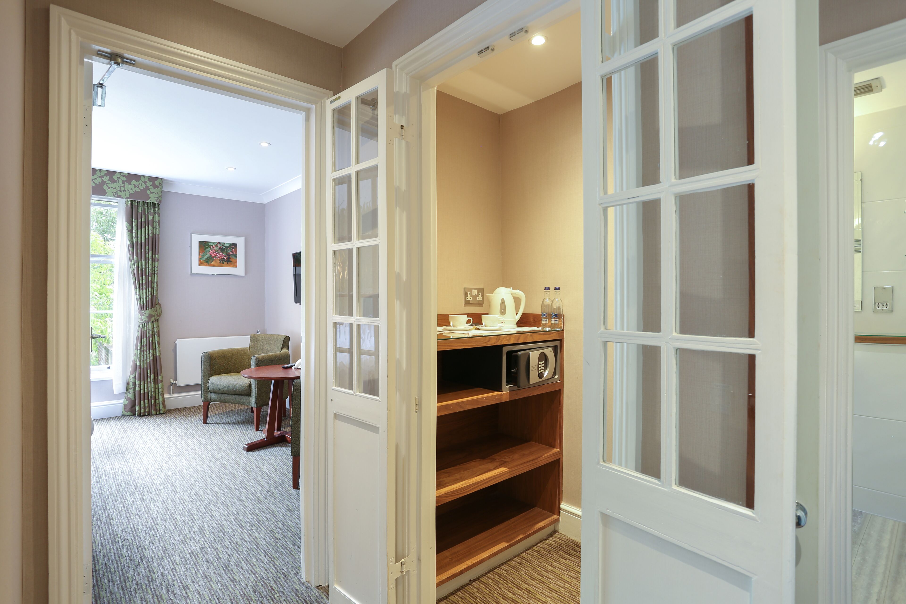 egyptian cotton sheets, premium bedding, in-room safe