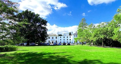West Lodge Park Hotel