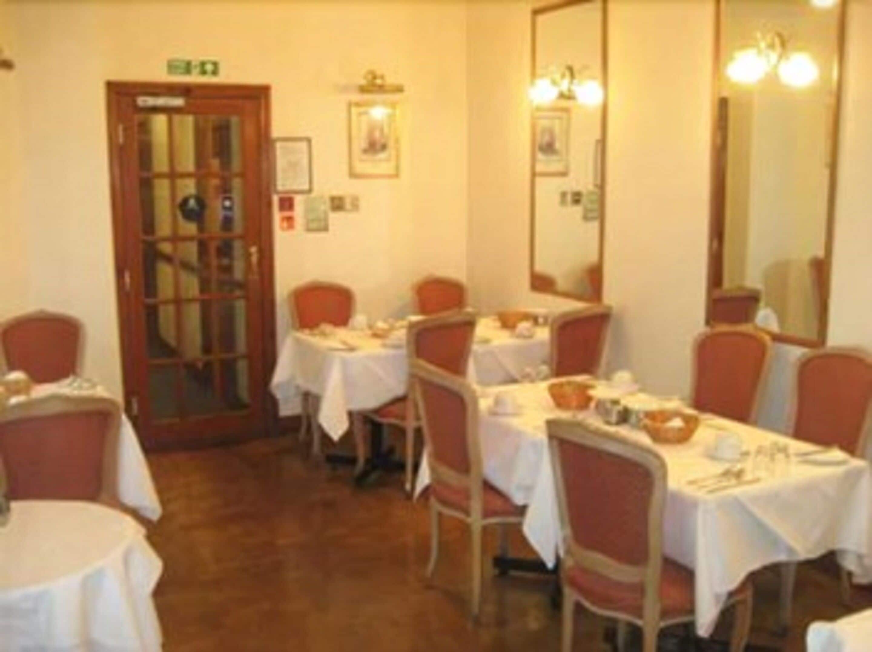 매일 영국식 아침 식사(1인당 GBP 10.00)