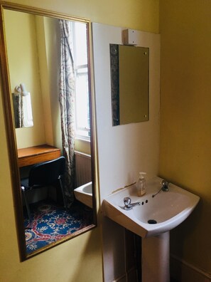 Basic Single Room, Shared Bathroom | Iron/ironing board, bed sheets