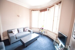 Executive Suite | 1 bedroom, desk, iron/ironing board, free WiFi - 159 Knightsbridge (London)
