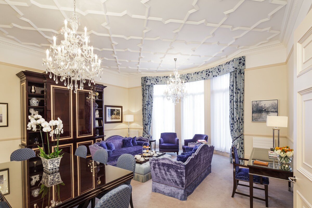 The Apartments by the Sloane Club
