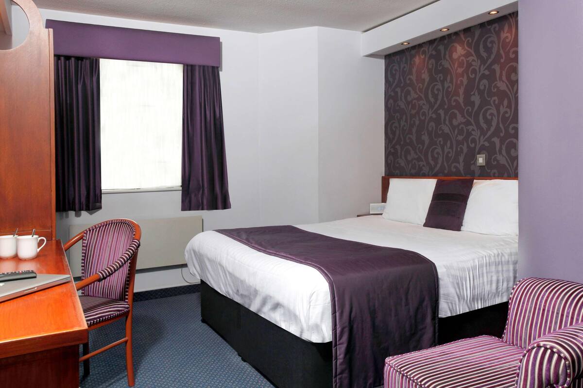 In-room safe, desk, iron/ironing board (on request), WiFi (free)