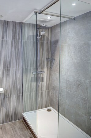 Executive Room, 1 Double Bed, Non Smoking | Bathroom | Shower, hair dryer, towels - Best Western Nottingham Derby (Nottingham)