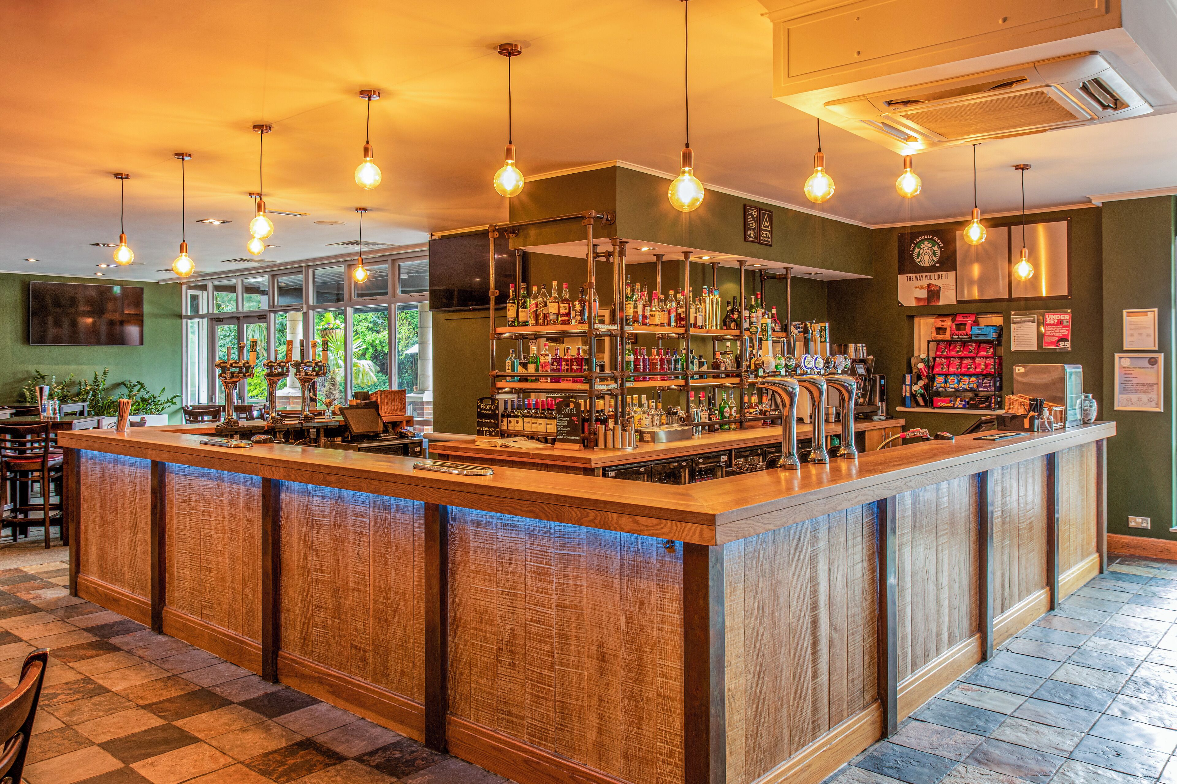 바(숙박 시설 내)