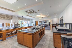 Daily buffet breakfast (GBP 16.50 per person)