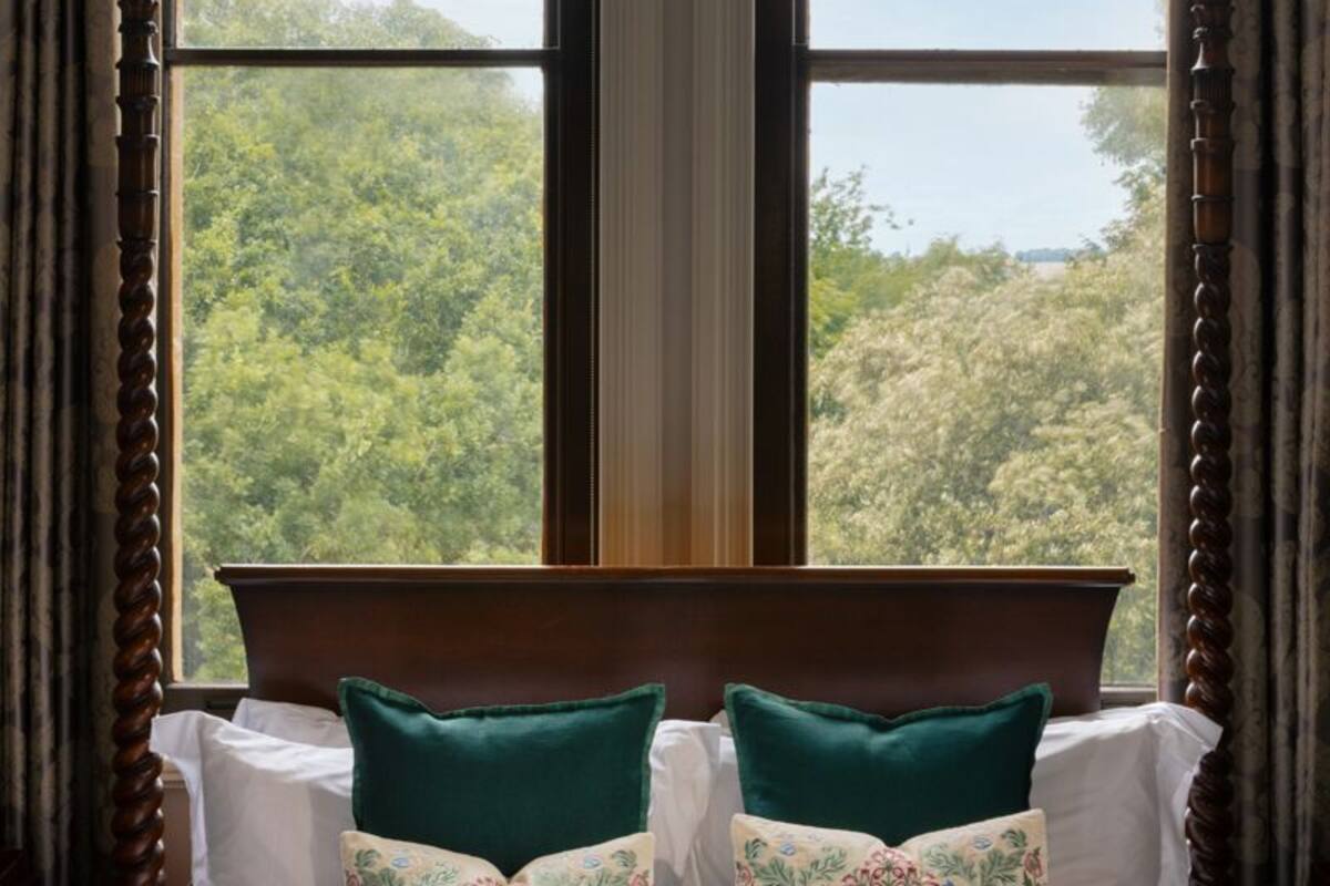Studio Suite | In-room safe, desk, laptop workspace, iron/ironing board