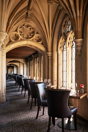 2 restaurants; lunch and dinner served - Nutfield Priory Hotel And Spa (Redhill)