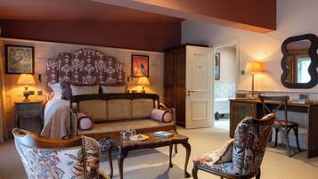 Habitación Elite | Ropa de cama de alta calidad y caja de seguridad en la habitación