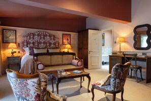 Chambre Élite | Literie de qualité supérieure, coffres-forts dans les chambres, bureau