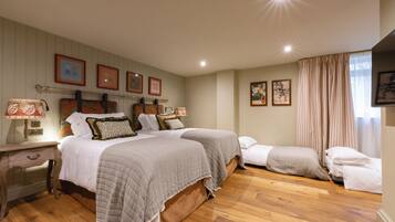 Camera Exclusive | Biancheria da letto di alta qualità, una cassaforte in camera