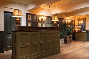 Reception - The Potter's Heron - A Heartwood Inn (Romsey)