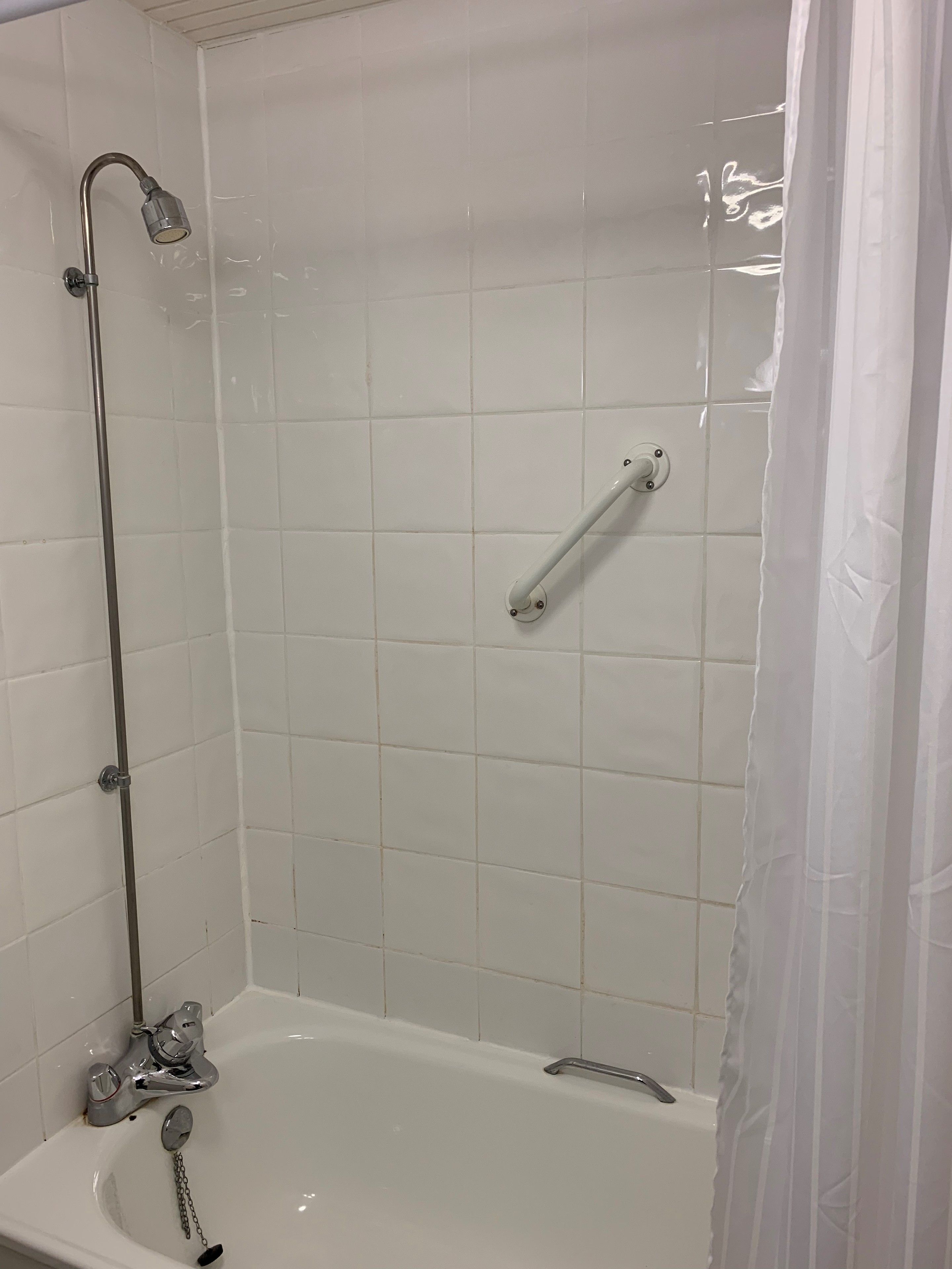combined shower/bathtub, free toiletries, hair dryer, towels