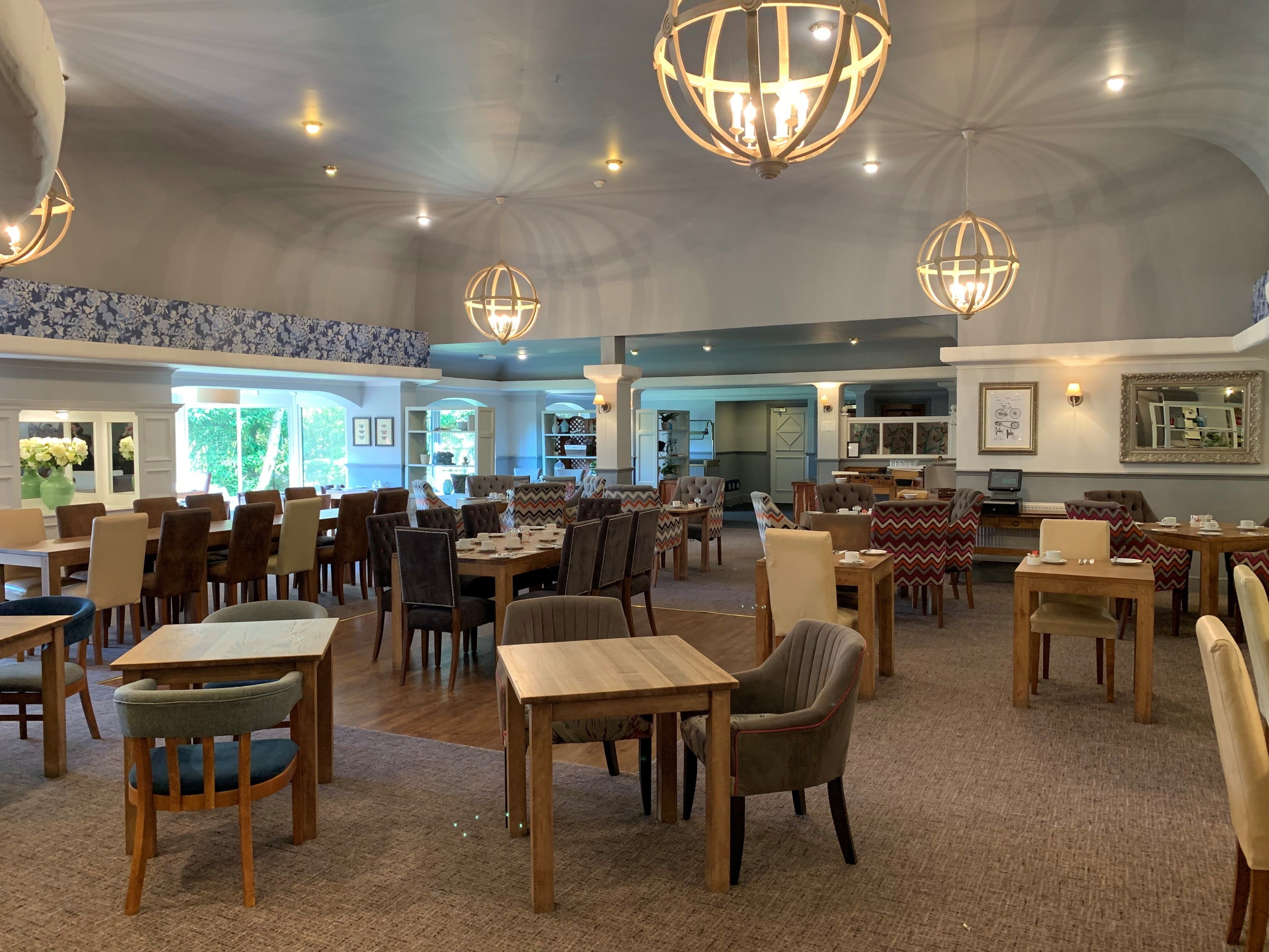 daily full breakfast (gbp 14.95 per person)