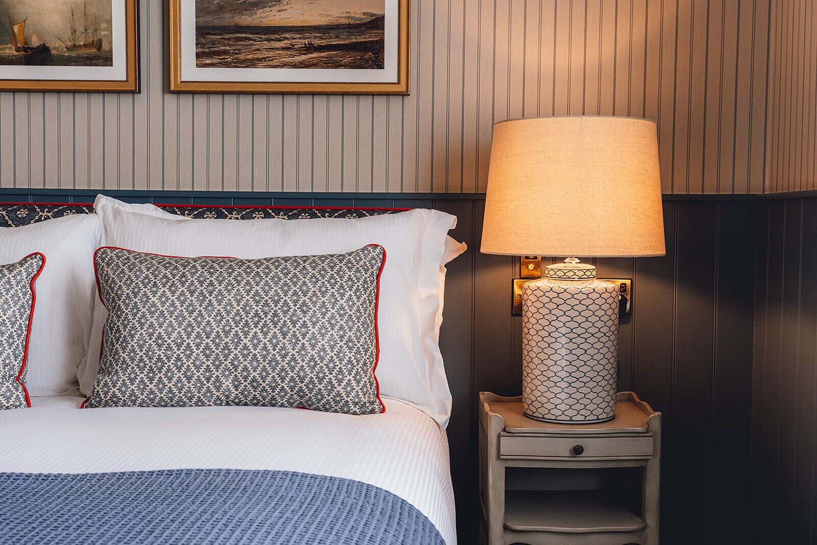 Photo - The Potters Heron - A Heartwood Inn