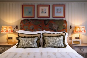 Chambre Confort | Literie de qualité supérieure, coffres-forts dans les chambres, bureau