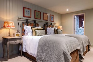 Deluxe-Zimmer | Hochwertige Bettwaren, Zimmersafe, Schreibtisch, schallisolierte Zimmer