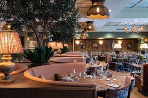 Restaurant - The Potter's Heron - A Heartwood Inn (Romsey)
