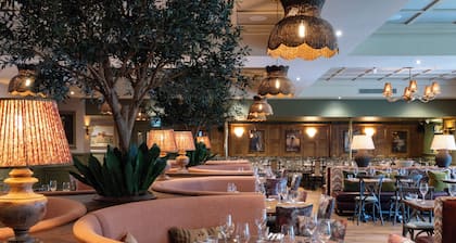 The Potter's Heron - A Heartwood Inn