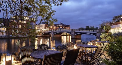 Sir Christopher Wren Hotel