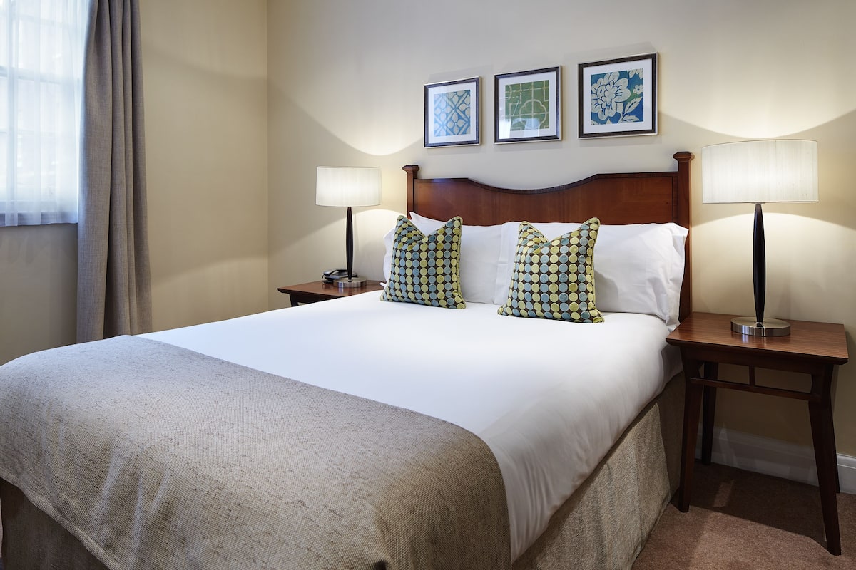 Habitación estándar doble | Ropa de cama hipoalergénica, caja fuerte, decoración individual