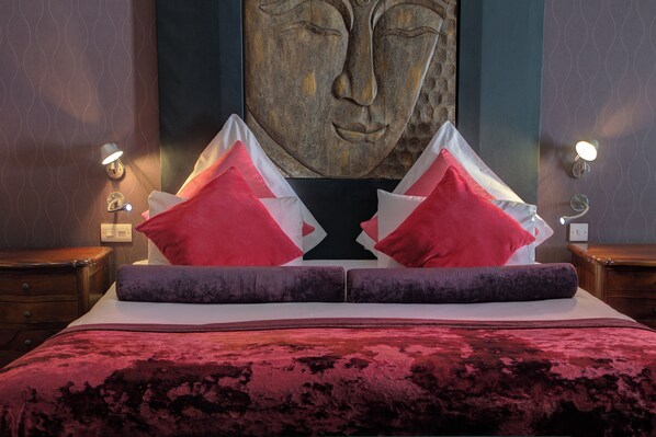 Premium Room | Desk, iron/ironing board, free WiFi, bed sheets