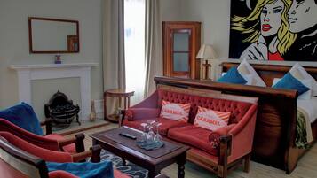 Premium Room | Desk, iron/ironing board, free WiFi, bed sheets