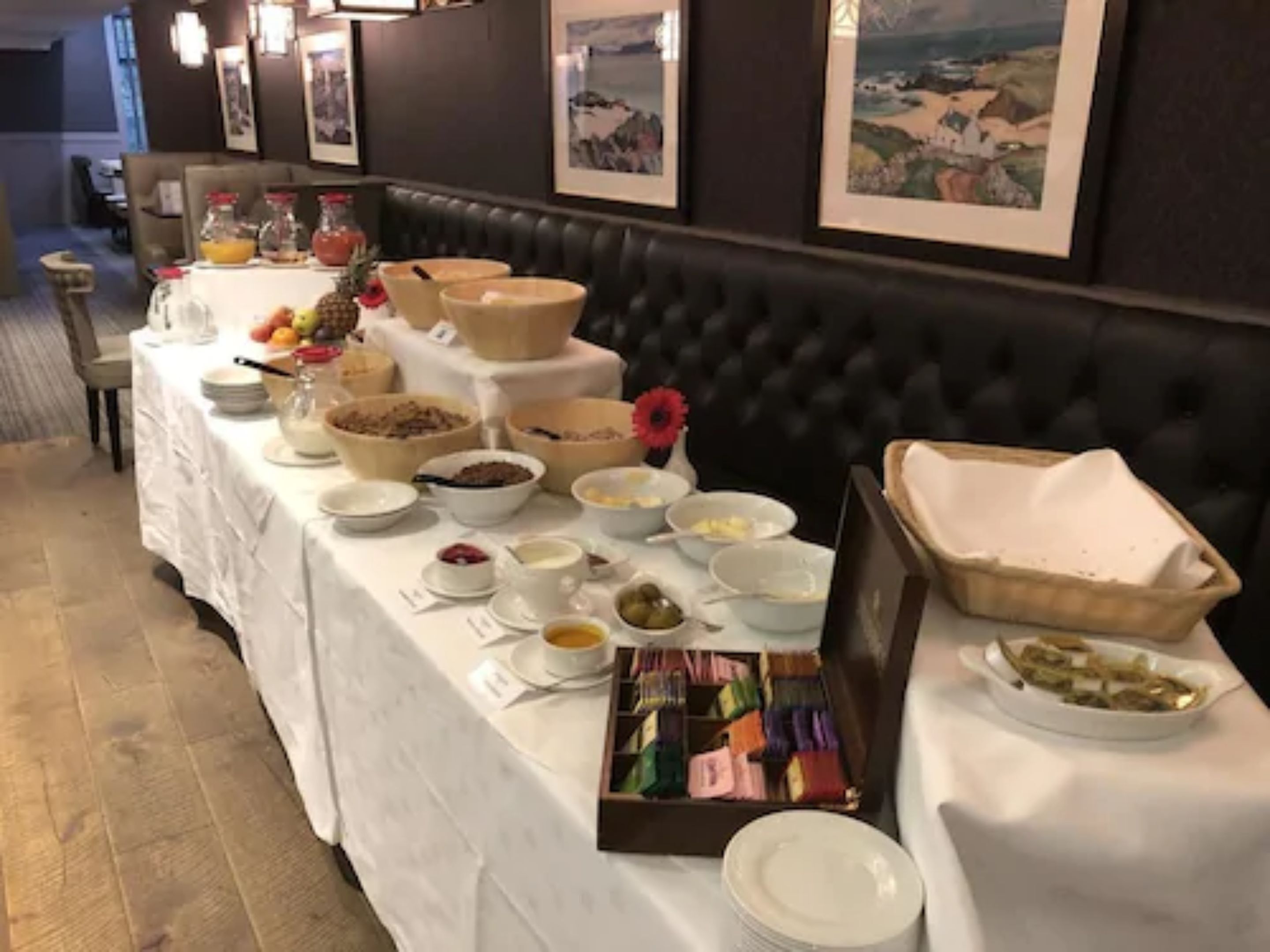 daily cooked-to-order breakfast (gbp 12.95 per person)