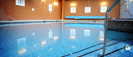 Piscine intérieure