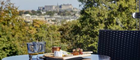 Breakfast, lunch, dinner served; British cuisine, garden views