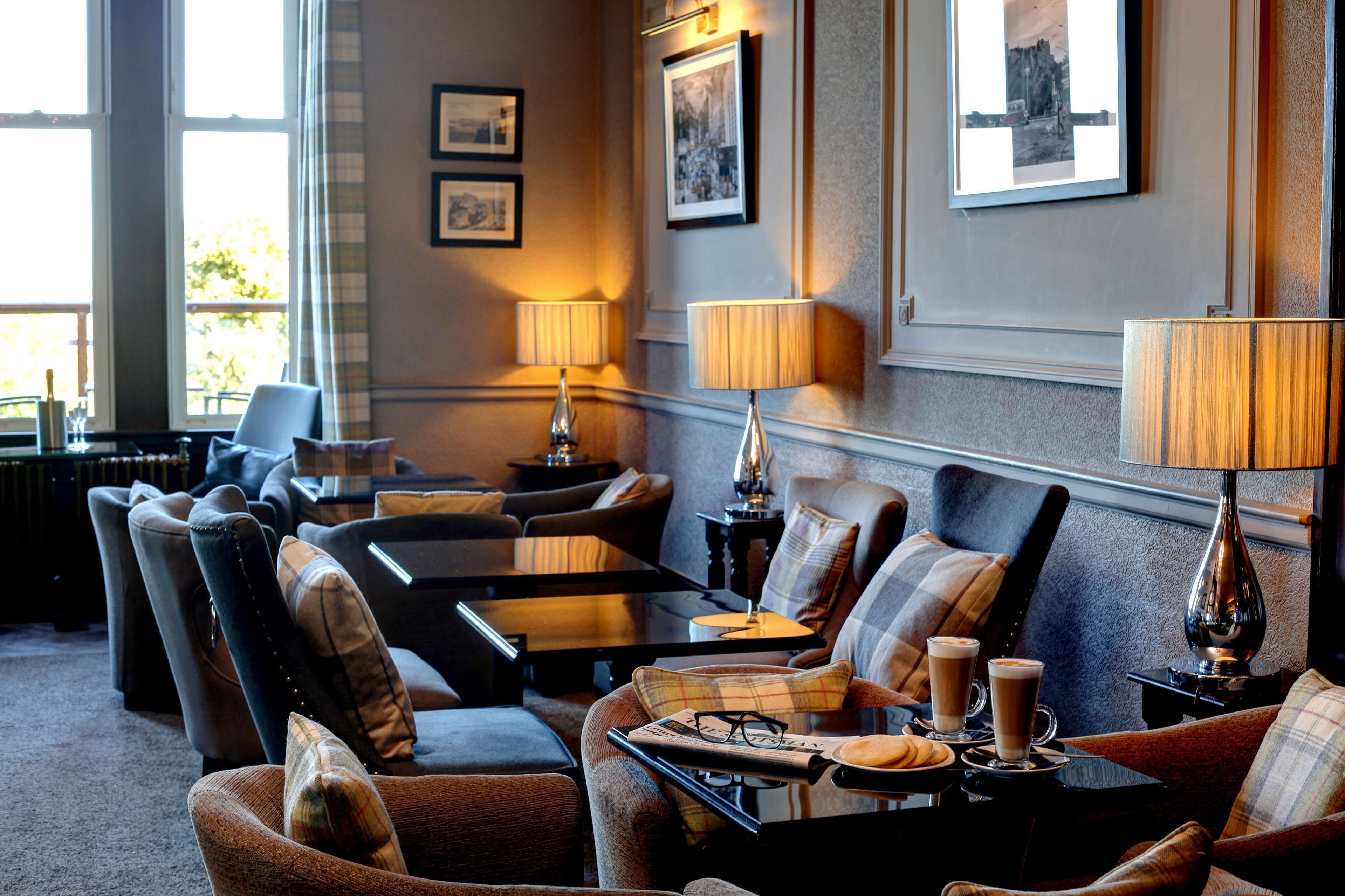 Serve almoço e jantar 