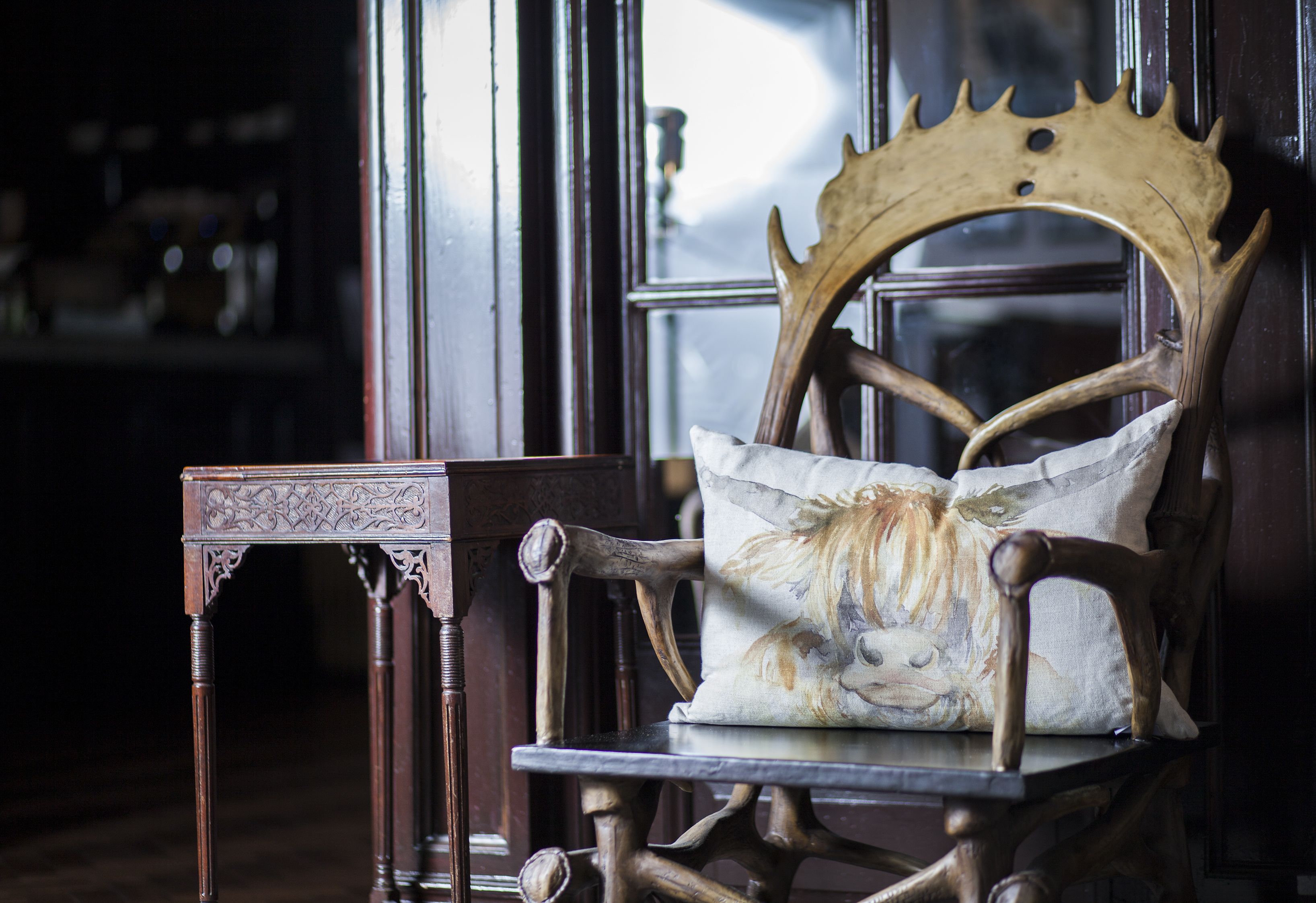 serves lunch and dinner