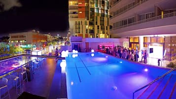 2 bares o lounges, bar de cocteles